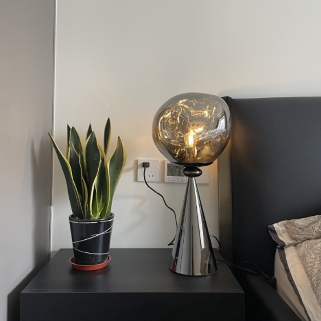 FJFJGO TABLE LAMP Modern Gold Table Lamp Tall Globe Desk Lamp Contemporary Mirrored Lampshade Round Ball Nightstand Lamp